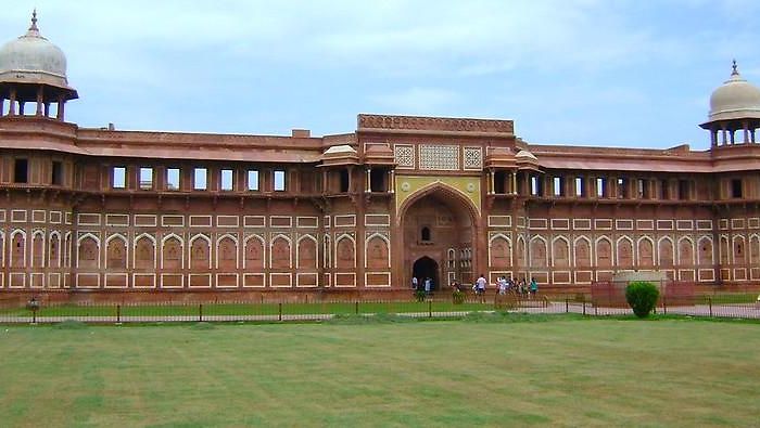 Agra (Uttar Pradesh) hotels &amp; apartments, all accommodations in Agra (Uttar Prad